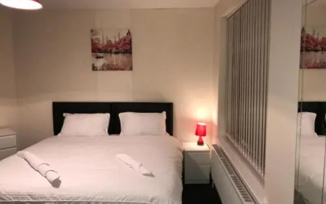 Victoria Parade Apartment
