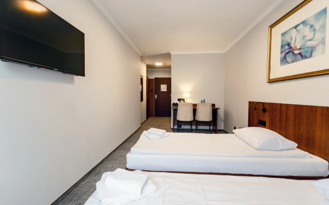 Hit Hotel