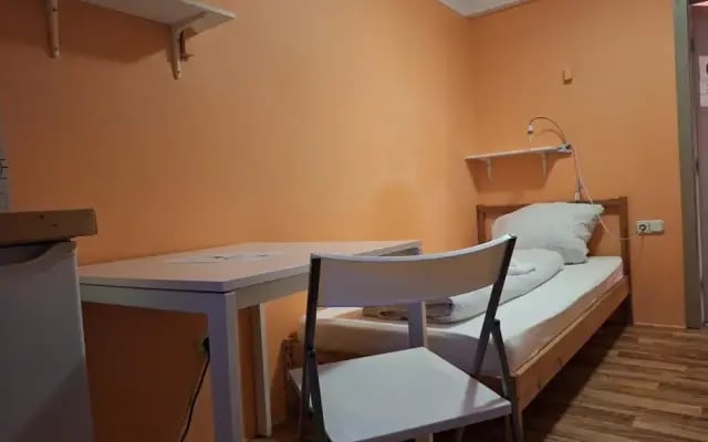 2-Rent Group Hostel Rooms AUB162