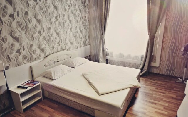 Mary Gold Hotel and Hostel (ex. A la Russe)