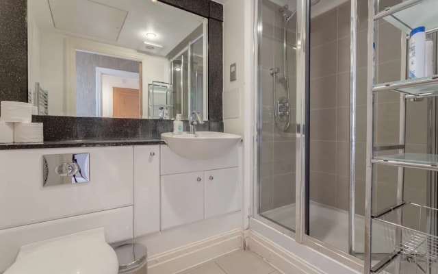 2 Bedroom Apartment in Central London