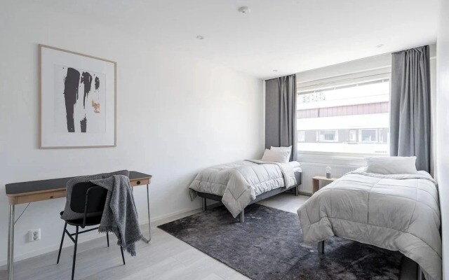 Top Floor Luxury - 2BR Scandi Home