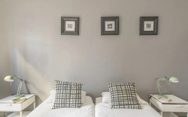 Lovely and Central 4 BR Apartment