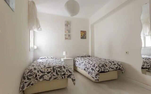 Nice Flat -200m Center-2 Baths- 3 Bedrooms 5Pers