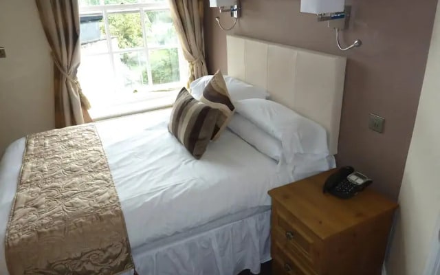 The Queen Hotel