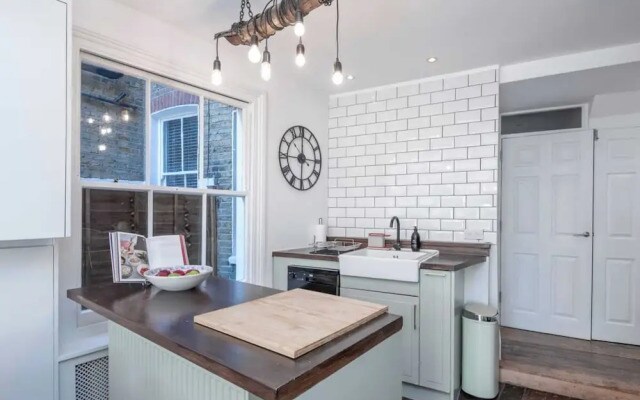 Stylish River Apartment - West Putney Embankment