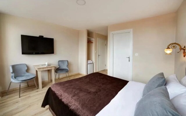 Serenity Hotel