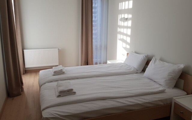 Black Pearl Apartments
