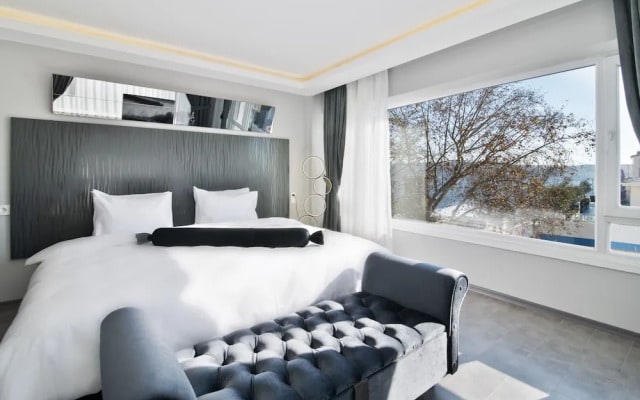Via Ã‡iragan Hotel