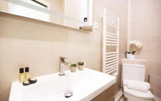 GuestReady - Bright and Spacious Apartment near Eiffel Tower
