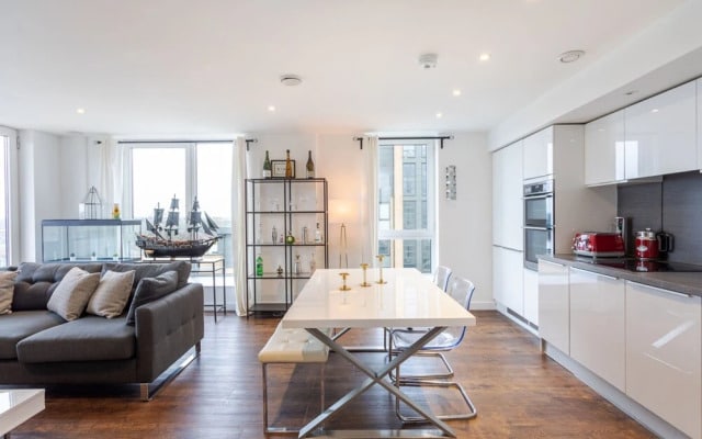Stunning Brentford Penthouse
