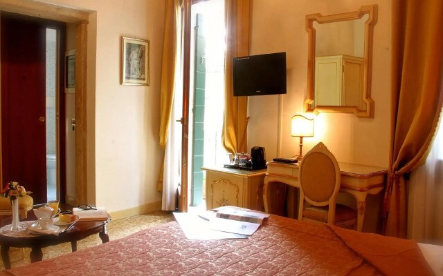 Apostoli Palace