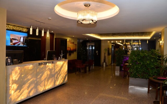 Golden Siyav Hotel