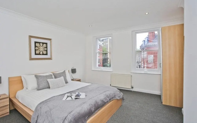 Platinum Apartments in Farringdon 9980