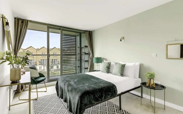 Gorgeous Mile End Flat