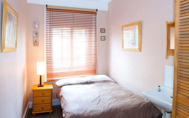 Curzon House Hotel