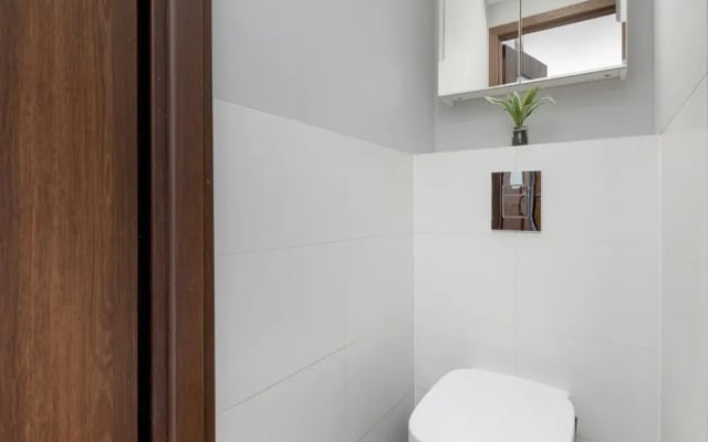 Apartment With Three Bedrooms by Renters