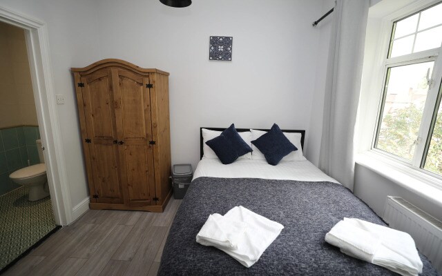 Golders Park Hotel