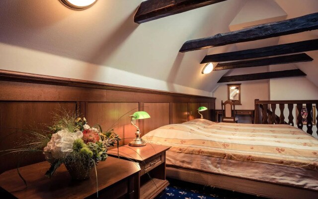LH Hotel Gold
