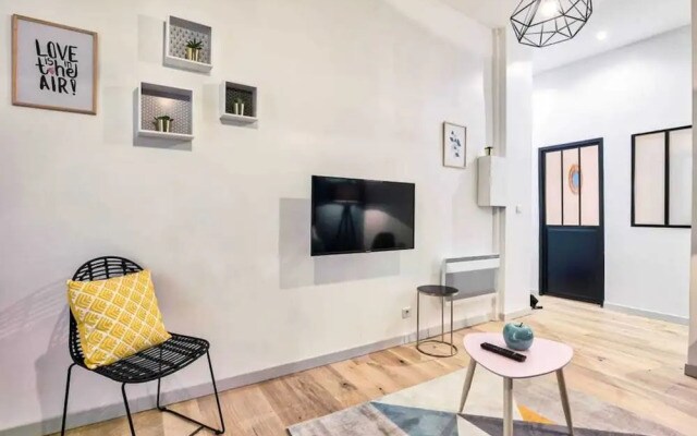 Beautiful design apartment next to MONTMARTRE