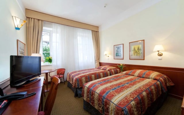 Hotel 16