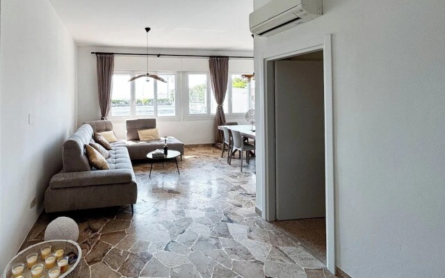 Seafront Apartment With Private Parking