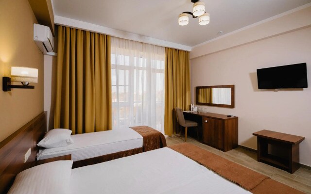 Family Pride Inn (Фэмили Прайд Инн)