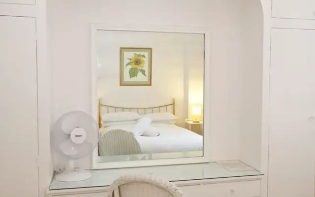 A Place Like Home - Two Bedroom Apartment in Knightsbridge