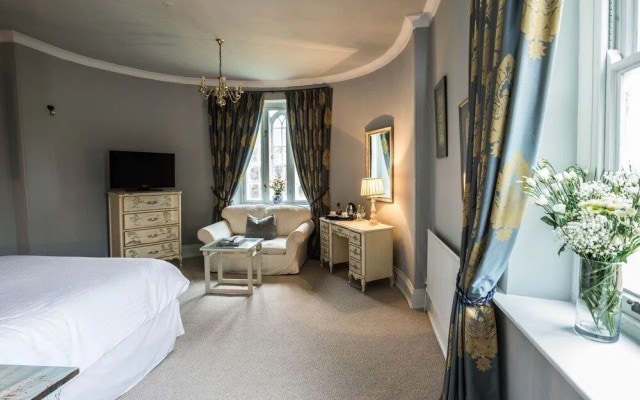 Cockliffe Country House