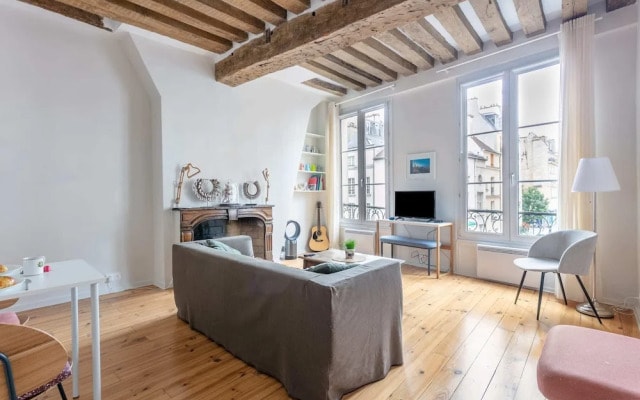 Bright 1-bedroom Flat, 2min From Saint-paul Metro