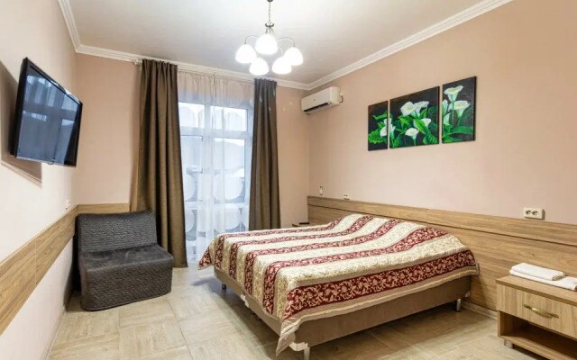 Gueshouse on Dekabristov 27