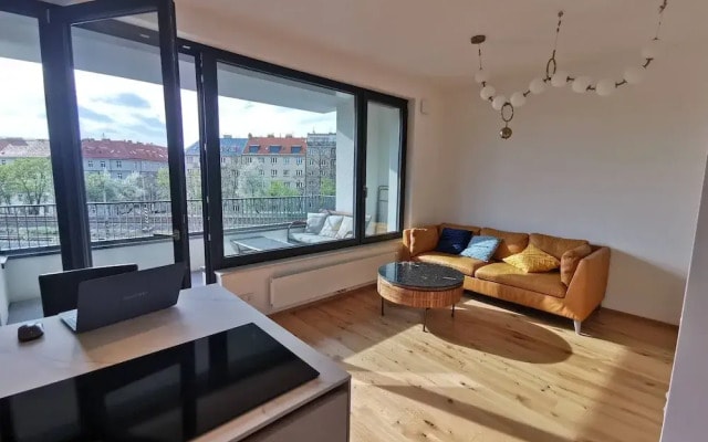 Free Parking, Center Location, Nuslesky Pivovar Sunset Balcony Home