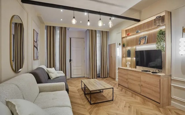Sublime Apartment in the Heart of Paris 10 People
