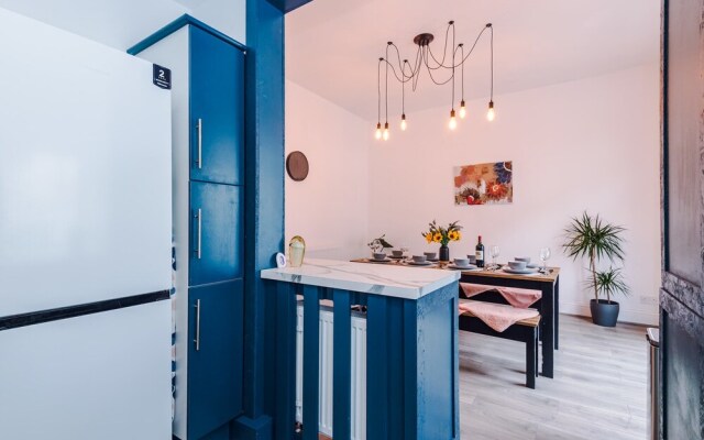 Spacious Home Sleeps 7 in the Heart of Anfield