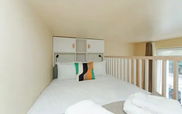 Deluxe Studio Suite in Historic Camden Terrace