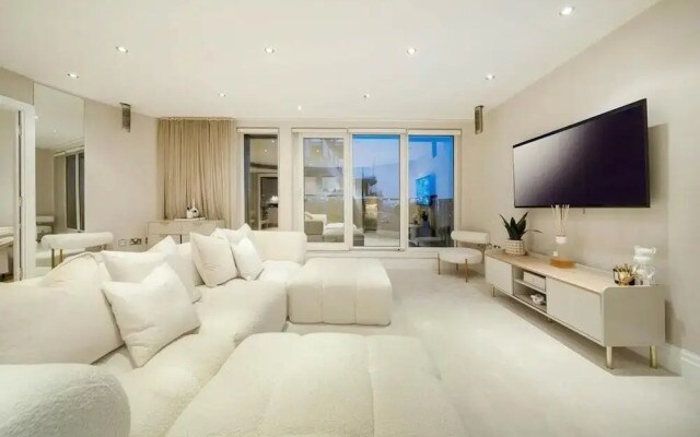 Riverside Retreat in Central London