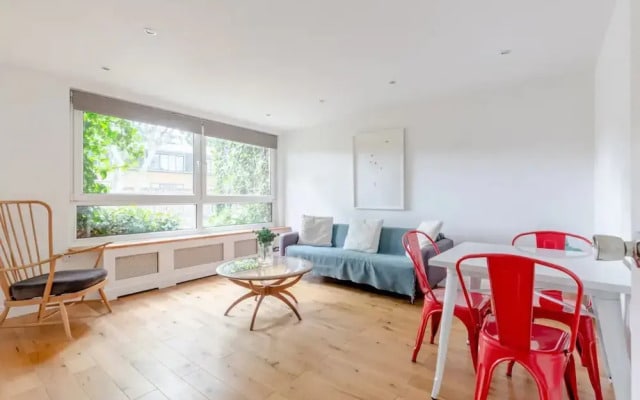 Spacious 1 Bedroom Apartment in Vibrant Angel