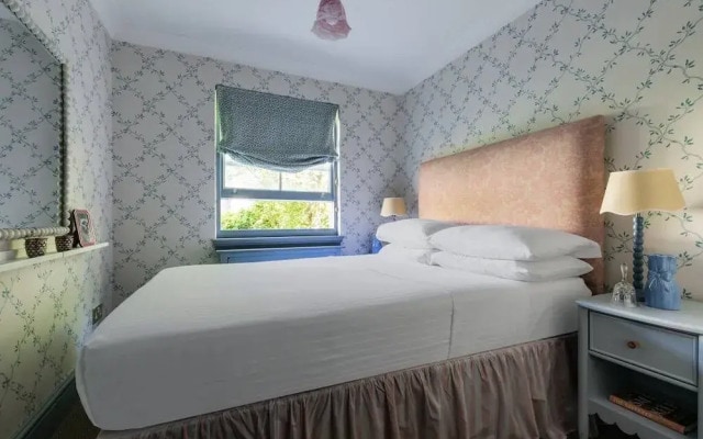 Westbourne Park Road Xvii by Onefinestay