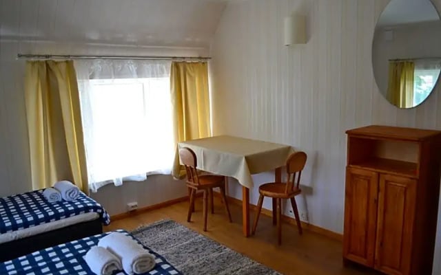 Kraavi Guest Hostel