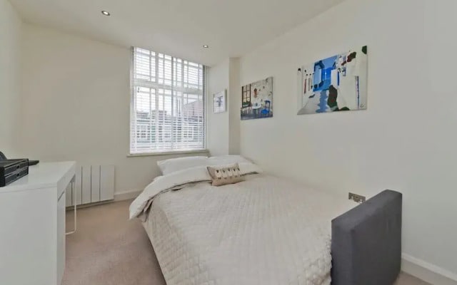 2 Bedroom Apartment - Bayswater