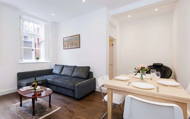 Lovely Collingham Gardens Apartment - DA01