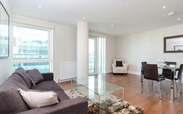 Still Life Aldgate Deluxe