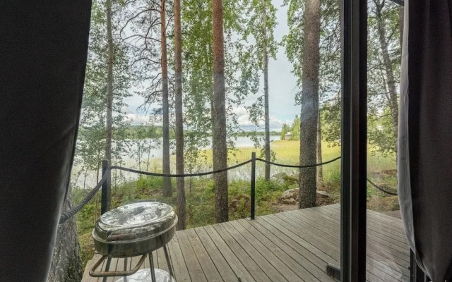 High-quality suite by the lake