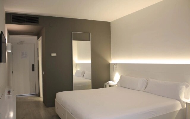 Pol & Grace Hotel
