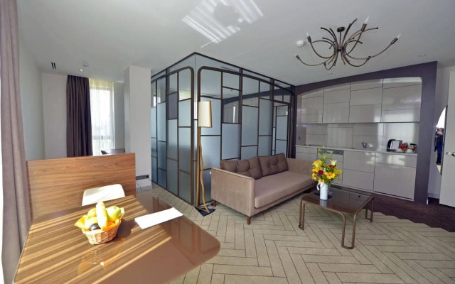 L'Onde Business Suites