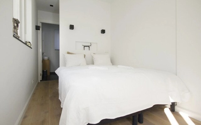 Modern & Luxurious 2 Bedroom Apartment