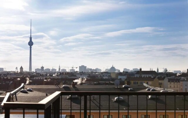 Suite.030 Family Design Penthouse in Prenzlauer Berg