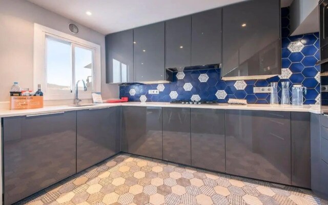 Amazing 3 bedroom penthouse in Plaza España