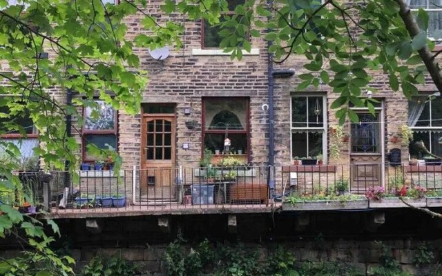 Spacious Riverside Home, 3 Bedrooms, Hebden Bridge