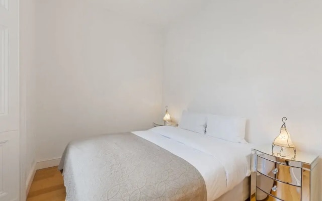 JOIVY Elegant 1-Bed Flat In Bayswater